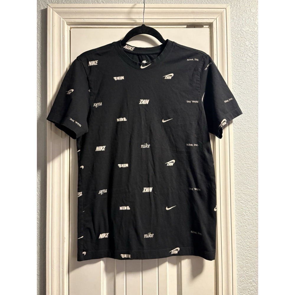 Nike T-Shirt Mens Small Black All Over Logo Print Swoosh FD1279-010 Short Sleeve